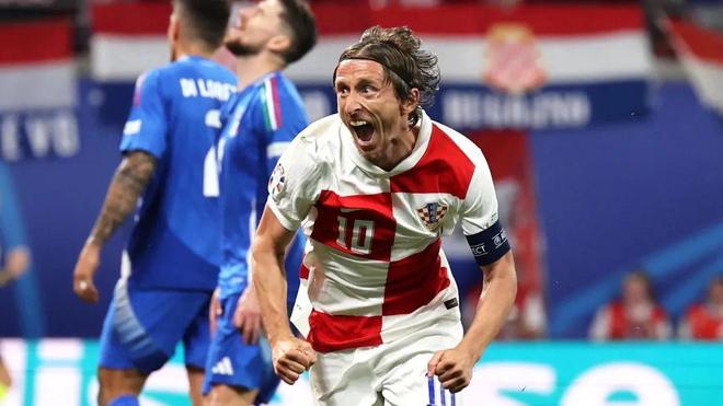 同樣表現出 同樣表現出