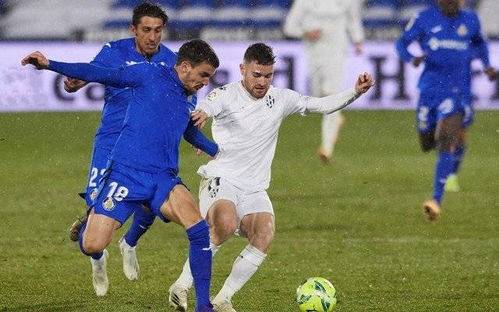 使选手在比 使选手在比